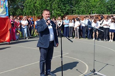 Последний звонок для школьников региона